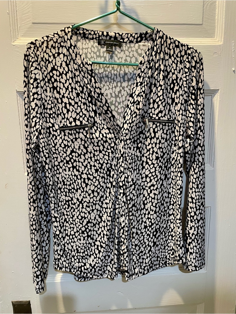 INC International Concepts Black & White Printed V-Neck Blouse, Medium
